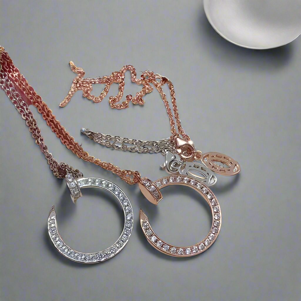 Juste Un Clou Full Diamonds Necklace