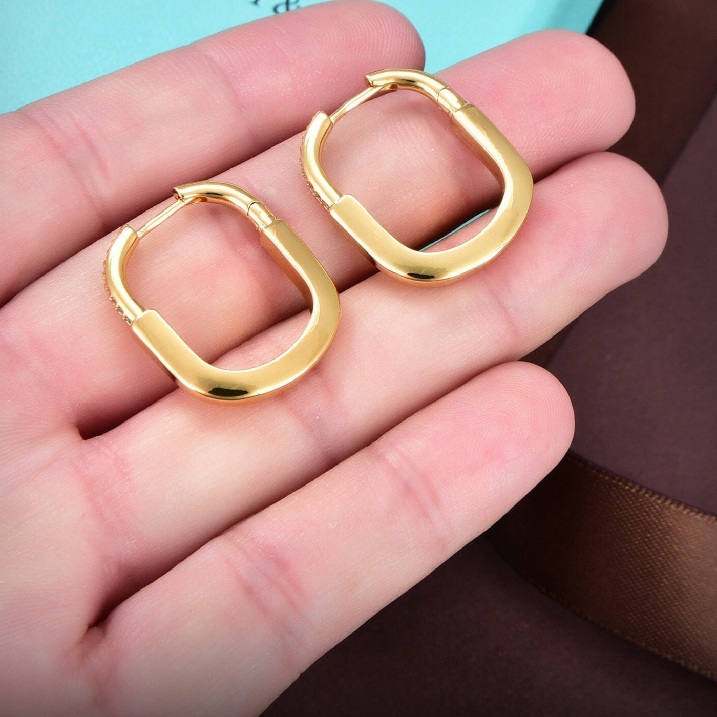 18K T Lock Diamonds Medium Earrings