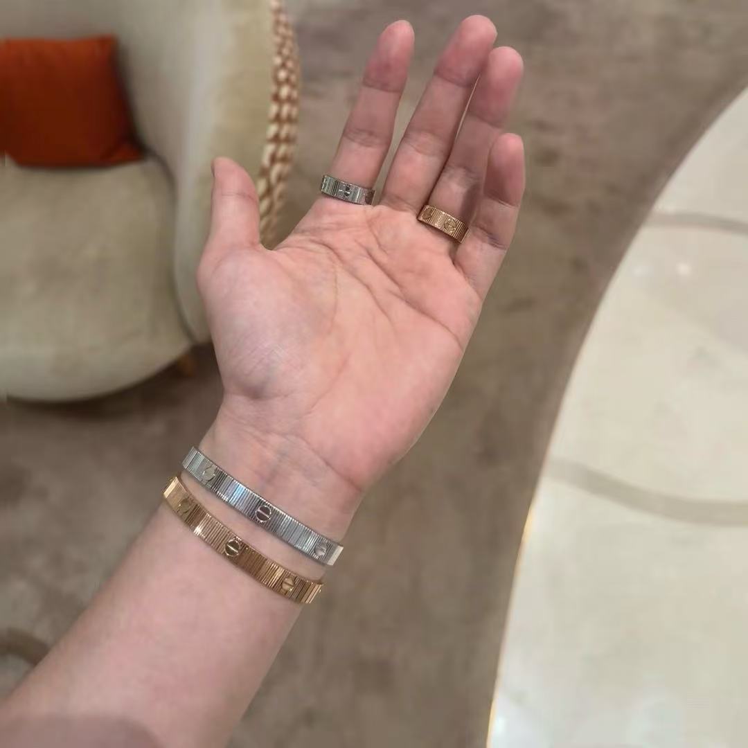 18K Love Unlimited Bracelet Flexible