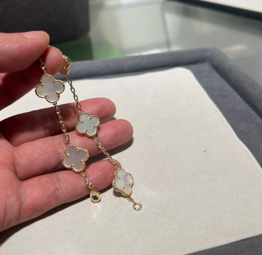 18K Vintage Alhambra Five Motifs Pearl Bracelet