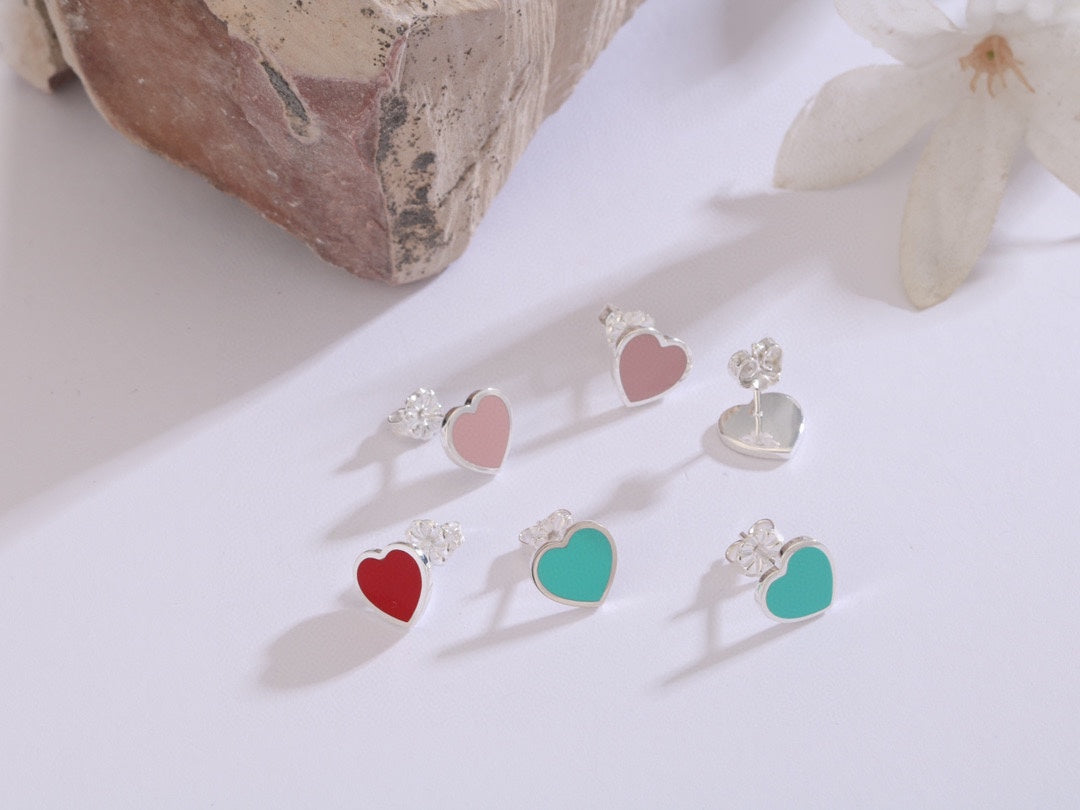 18K Return to T Heart Earrings