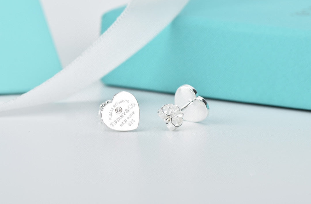 18K Return to T Heart Earrings