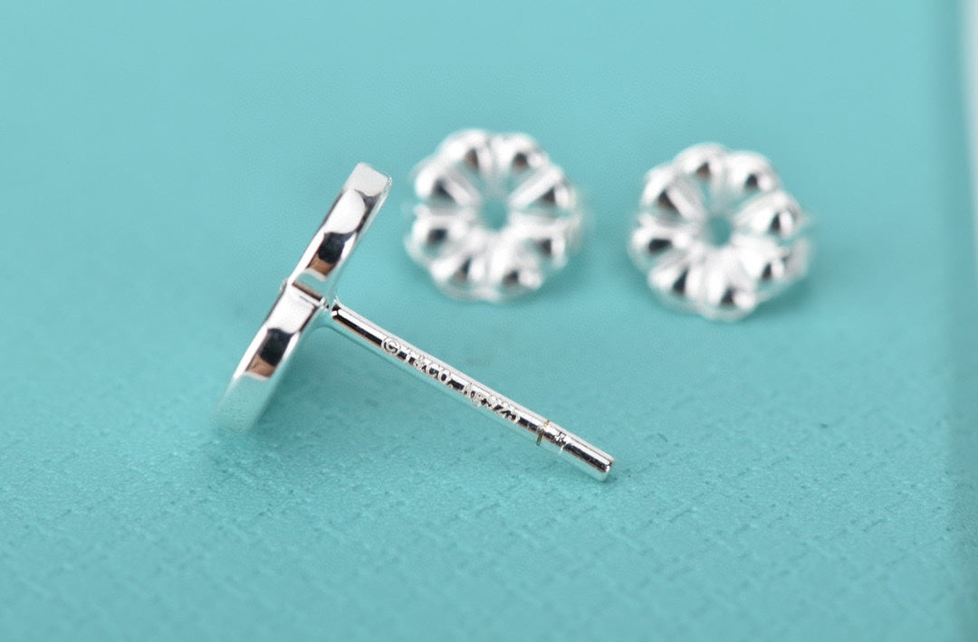 18K Return to T Heart Earrings