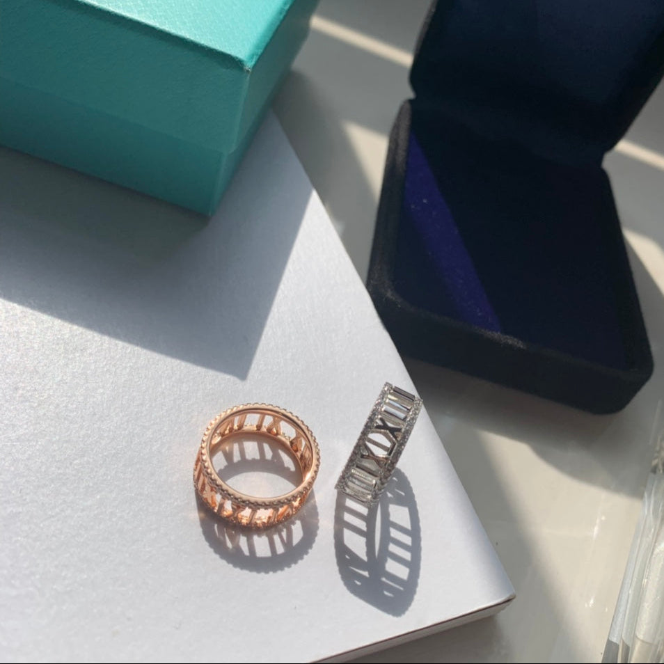 18K T Atlas Diamond Ring